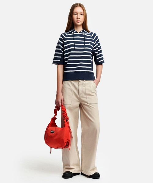AIGLE（エーグル）の「撥水 ライト＆コンパクト ショルダーバッグ 10L（ショルダーバッグ・レディース・オレンジ/ホワイト/ダークネイビー・FREE）」の4枚目の写真