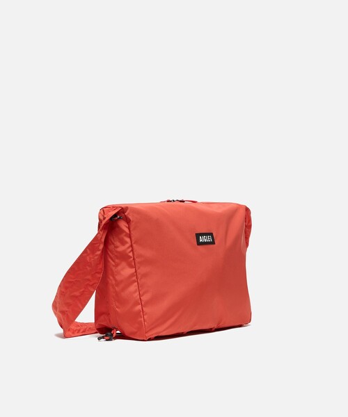 AIGLE（エーグル）の「撥水 ライト＆コンパクト ショルダーバッグ 10L（ショルダーバッグ・レディース・オレンジ/ホワイト/ダークネイビー・FREE）」の6枚目の写真