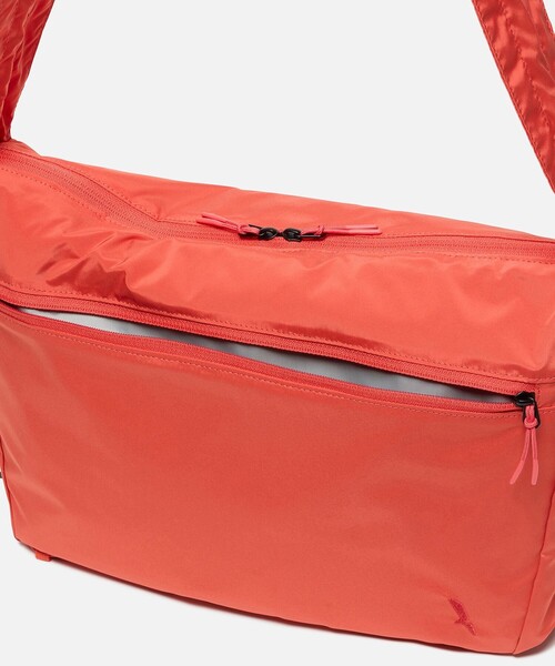 AIGLE（エーグル）の「撥水 ライト＆コンパクト ショルダーバッグ 10L（ショルダーバッグ・レディース・オレンジ/ホワイト/ダークネイビー・FREE）」の13枚目の写真