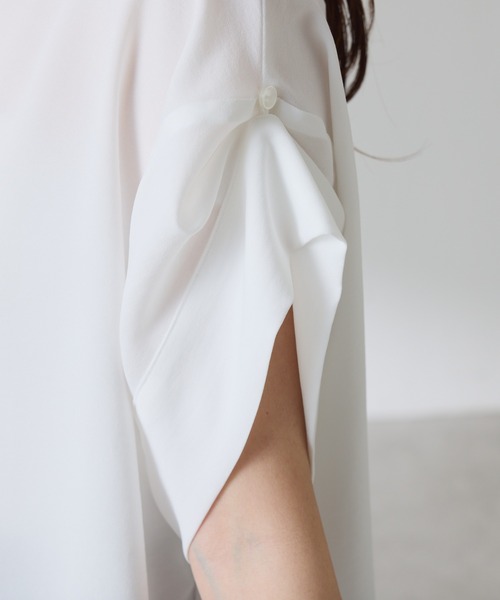 COLLAGE GALLARDAGALANTE(コラージュガリャルダガランテ)の「袖アレンジジョーゼットロゴT(Tシャツ/カットソー・レディース・レモンイエロー/オフホワイト/ネイビー・FREE)」の16枚目の写真