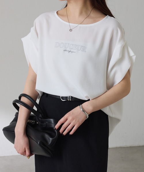 COLLAGE GALLARDAGALANTE(コラージュガリャルダガランテ)の「袖アレンジジョーゼットロゴT(Tシャツ/カットソー・レディース・レモンイエロー/オフホワイト/ネイビー・FREE)」の4枚目の写真