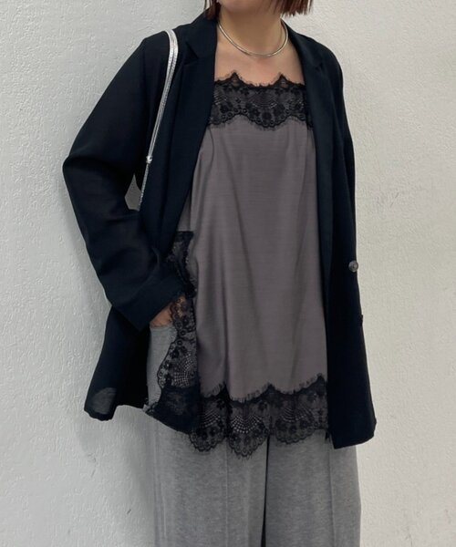 Omekashi(オメカシ)の「スリットレースキャミソール(キャミソール・レディース・ライトグレー/オフホワイト/ブラック/ベージュ・FREE)」の3枚目の写真