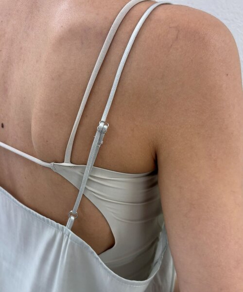 Omekashi(オメカシ)の「スリットレースキャミソール(キャミソール・レディース・ライトグレー/オフホワイト/ブラック/ベージュ・FREE)」の18枚目の写真