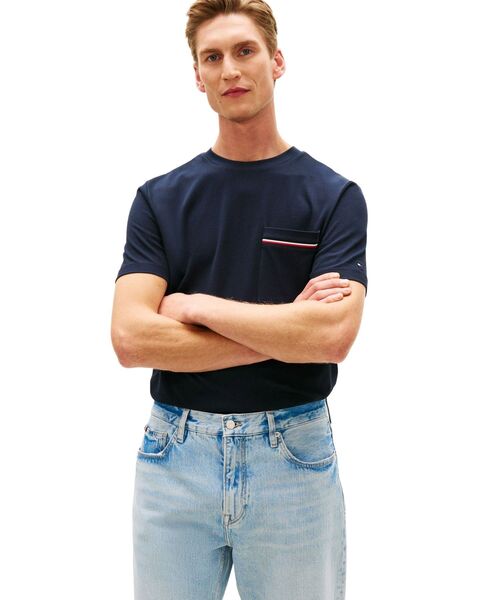 TOMMY HILFIGER(トミーヒルフィガー)の「GLOBAL STRIPE PIQUE POCKET TEE(Tシャツ/カットソー・メンズ・レッド/ホワイト/マルチ・LARGE/MEDIUM/X-LARGE/SMALL)」の3枚目の写真