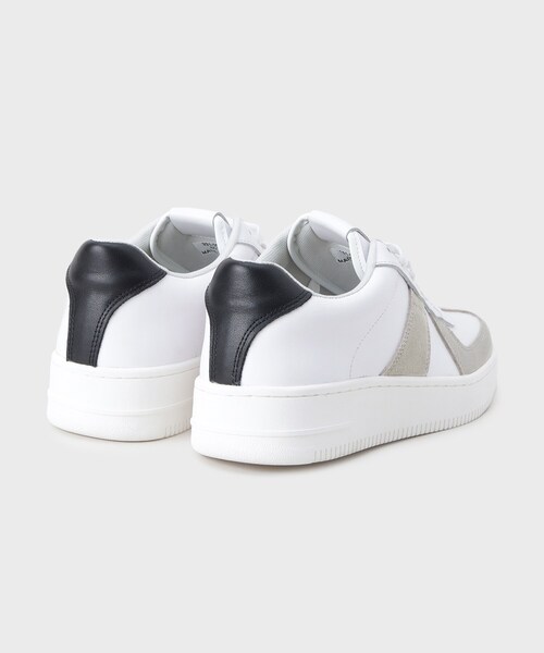 TAKEO KIKUCHI（タケオキクチ）の「【BOWLER HAT LABEL】レザースニーカー（スニーカー・メンズ・ホワイト・75/65）」の4枚目の写真