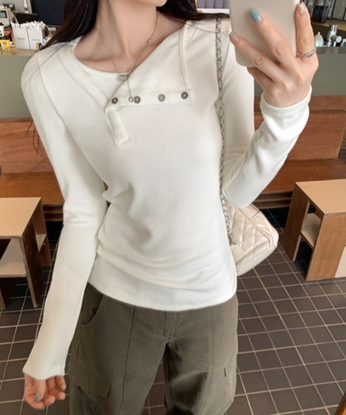 Vipoa（ヴィポア）の「button layered tee（Tシャツ/カットソー・レディース・グレー/ブラック/ホワイト・FREE）」の4枚目の写真