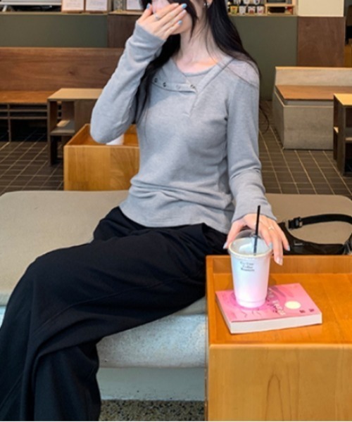 Vipoa（ヴィポア）の「button layered tee（Tシャツ/カットソー・レディース・グレー/ブラック/ホワイト・FREE）」の18枚目の写真