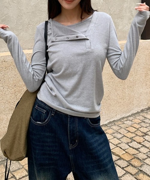 Vipoa（ヴィポア）の「button layered tee（Tシャツ/カットソー・レディース・グレー/ブラック/ホワイト・FREE）」の10枚目の写真