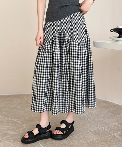 DAY CLOSET(デイ クローゼット)の「【シルエに変化を付けるラウンド切り替え】リネンライク ギンガムチェック柄 Aライン フレア スカート レディース(スカート・レディース・ブラック・FREE)」の13枚目の写真