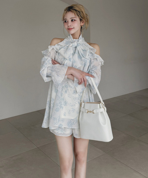 ROYAL PARTY（ロイヤルパーティー）の「【ONLINE限定カラーあり】リボン付コールドショルダーブラウスセットアップ（シャツ/ブラウス・レディース・その他/ブラック/オフホワイト/ピンク・FREE）」の5枚目の写真