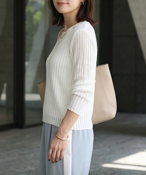 STYLE DELI（スタイルデリ）の「レイヤード風Vネックシアーニットトップス（ニット/セーター・レディース・ミント/ブラック/アイボリー・FREE）」の10枚目の写真