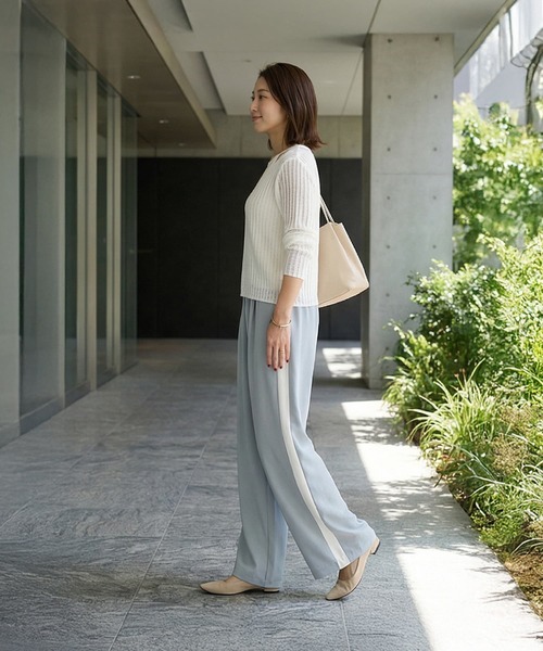 STYLE DELI（スタイルデリ）の「レイヤード風Vネックシアーニットトップス（ニット/セーター・レディース・ミント/ブラック/アイボリー・FREE）」の11枚目の写真