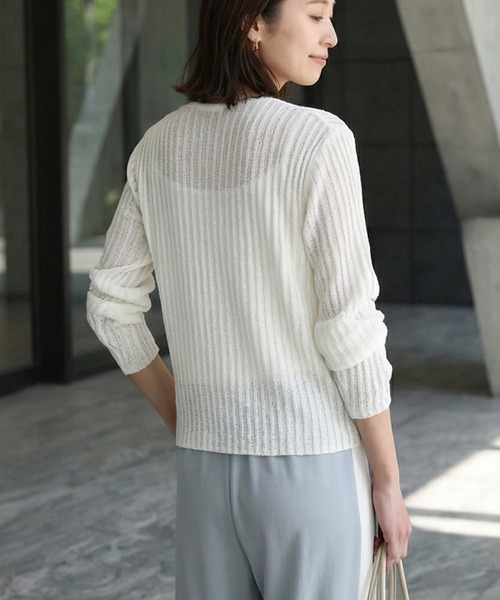 STYLE DELI（スタイルデリ）の「レイヤード風Vネックシアーニットトップス（ニット/セーター・レディース・ミント/ブラック/アイボリー・FREE）」の13枚目の写真