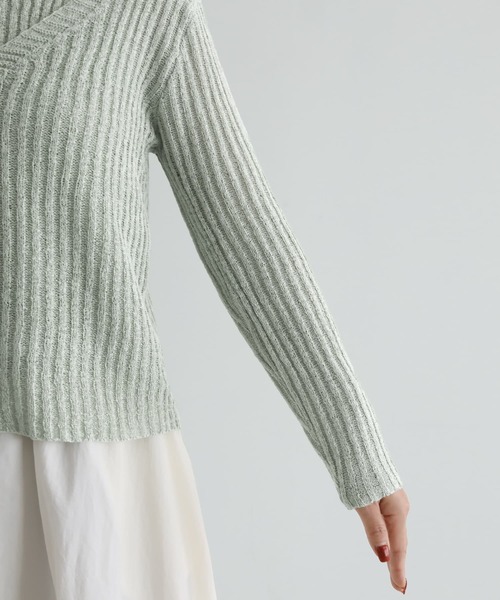 STYLE DELI（スタイルデリ）の「レイヤード風Vネックシアーニットトップス（ニット/セーター・レディース・ミント/ブラック/アイボリー・FREE）」の20枚目の写真