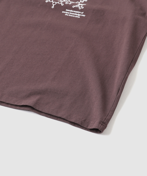 BRAIN DEAD(ブレインデット)の「BRAIN DEAD / ブレインデッド ANCIENT KNOWLEDGE T-SHIRT(Tシャツ/カットソー・メンズ・パープル系その他・LARGE/MEDIUM)」の5枚目の写真