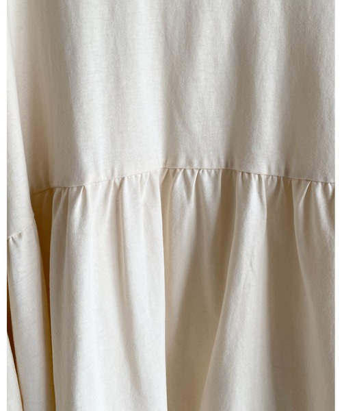 She's Closet（シーズクローゼット）の「接触冷感 綿100% 半袖 フリル袖 切り替えギャザー ペプラム ティアードTシャツ（Tシャツ/カットソー・レディース・ブラック/アイボリー/チャコールグレー・FREE）」の5枚目の写真