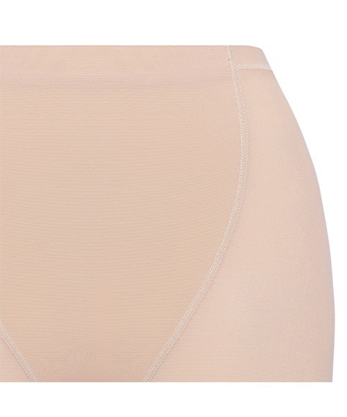 Triumph(トリンプ)の「ボディーライナー8010 3分丈ロングショーツ【M,Lサイズ】 TR8010 PT(3)(ショーツ・レディース・スモークピンク/ライトブルー/ネイビー/ベージュ・L/M)」の9枚目の写真