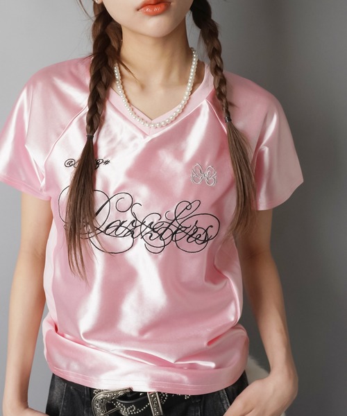 SPINNS（スピンズ）の「視線を奪うスポーティー艶感。ナンバリングタイトT（Tシャツ/カットソー・レディース・ブラック/ネイビー/レッド/ピンク・ONESIZE）」の3枚目の写真
