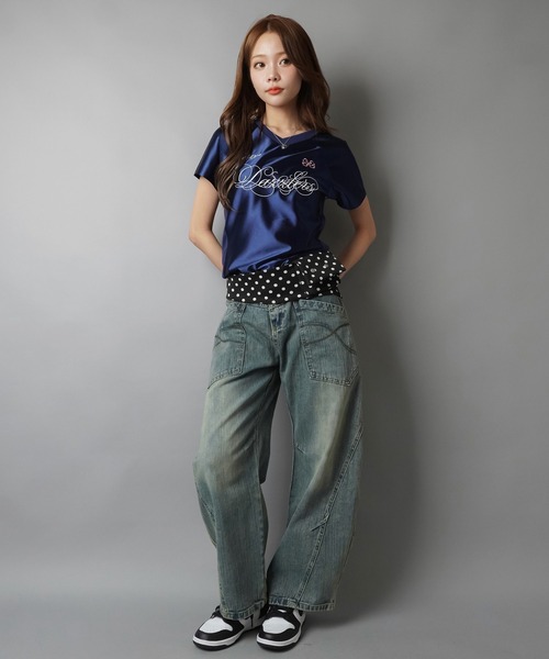 SPINNS（スピンズ）の「視線を奪うスポーティー艶感。ナンバリングタイトT（Tシャツ/カットソー・レディース・ブラック/ネイビー/レッド/ピンク・ONESIZE）」の11枚目の写真