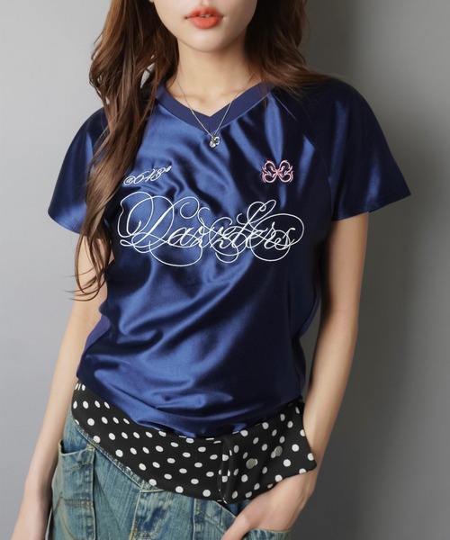 SPINNS（スピンズ）の「視線を奪うスポーティー艶感。ナンバリングタイトT（Tシャツ/カットソー・レディース・ブラック/ネイビー/レッド/ピンク・ONESIZE）」の8枚目の写真