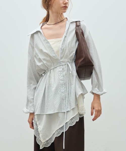 Aunue(オーヌ)の「ウエストタックカラーシャツ(シャツ/ブラウス・レディース・ベージュ/ホワイト/ホワイト系その他/イエロー系その他/ピンク系その他・FREE)」の3枚目の写真