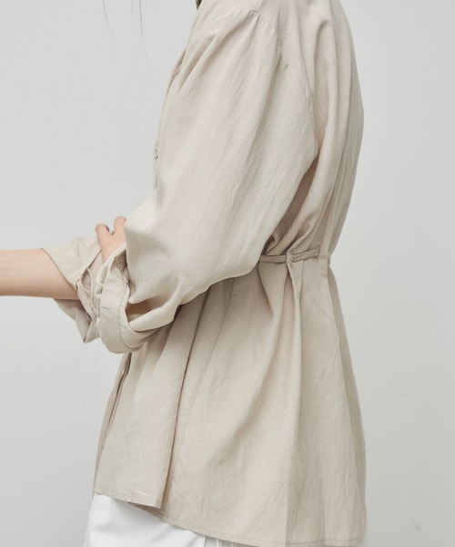 Aunue(オーヌ)の「ウエストタックカラーシャツ(シャツ/ブラウス・レディース・ベージュ/ホワイト/ホワイト系その他/イエロー系その他/ピンク系その他・FREE)」の13枚目の写真