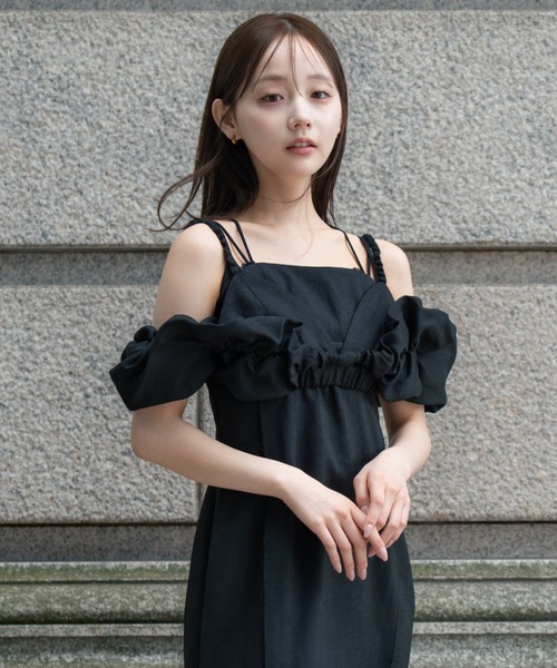 SENEE(セニー)の「fringe line belt cami one-piece(フリンジラインベルトキャミワンピース)(ワンピース・レディース・ブラック/グレイッシュベージュ/アイボリー・MEDIUM/SMALL)」の13枚目の写真