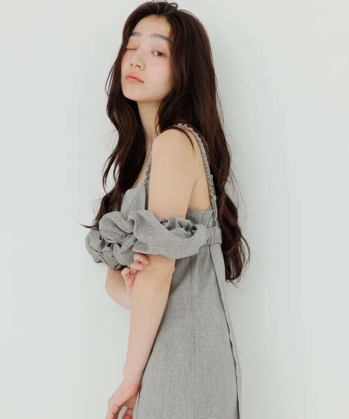 SENEE(セニー)の「fringe line belt cami one-piece(フリンジラインベルトキャミワンピース)(ワンピース・レディース・ブラック/グレイッシュベージュ/アイボリー・MEDIUM/SMALL)」の10枚目の写真