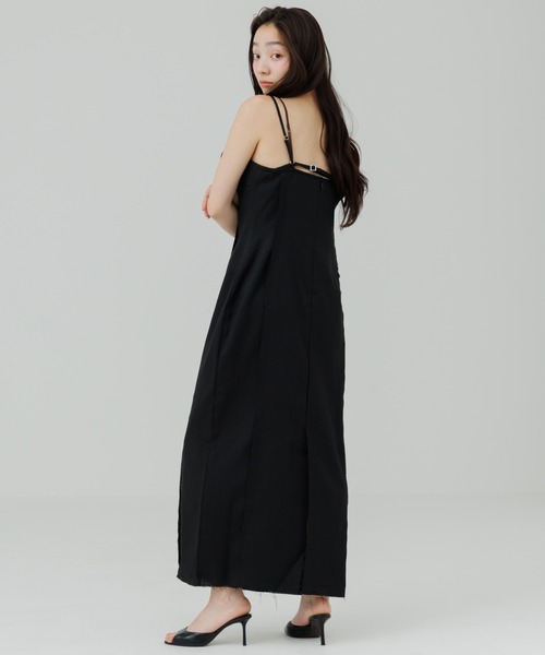 SENEE(セニー)の「fringe line belt cami one-piece(フリンジラインベルトキャミワンピース)(ワンピース・レディース・ブラック/グレイッシュベージュ/アイボリー・MEDIUM/SMALL)」の22枚目の写真