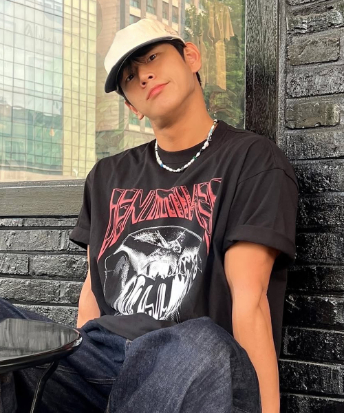 MAISON MINED(メゾンミネド)の「STICKY HALF T BLACK(Tシャツ/カットソー・メンズ・その他・LARGE/MEDIUM/SMALL)」の1枚目の写真