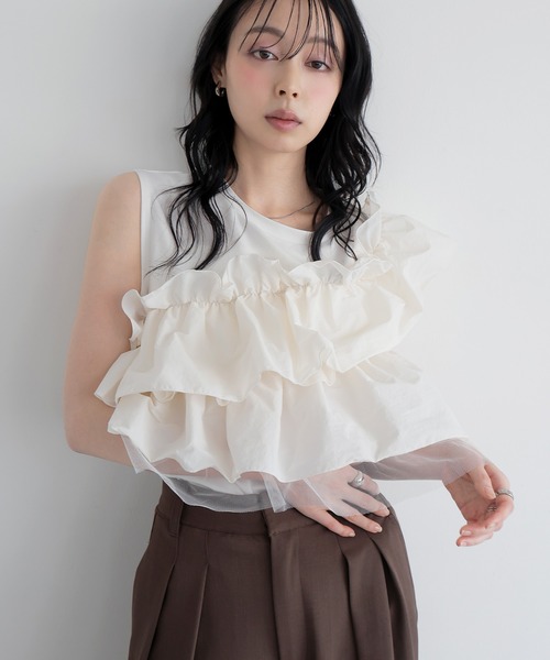 LIAN(リアン)の「マルチウェイフリルデザイントップス(Tシャツ/カットソー・レディース・オフホワイト/ブラウン/ブラック・FREE)」の8枚目の写真