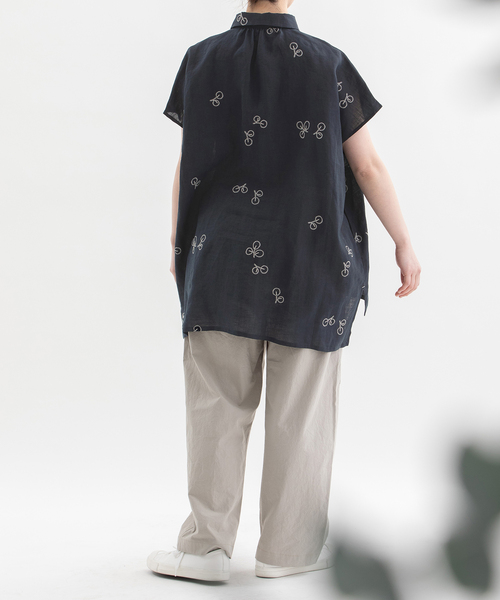 nop de nod(ノップドゥノッド)の「ラミーユーカリ刺繍フレンチスリーブシャツ(シャツ/ブラウス・レディース・ダークブラウン/ピンク/ネイビー・3)」の20枚目の写真