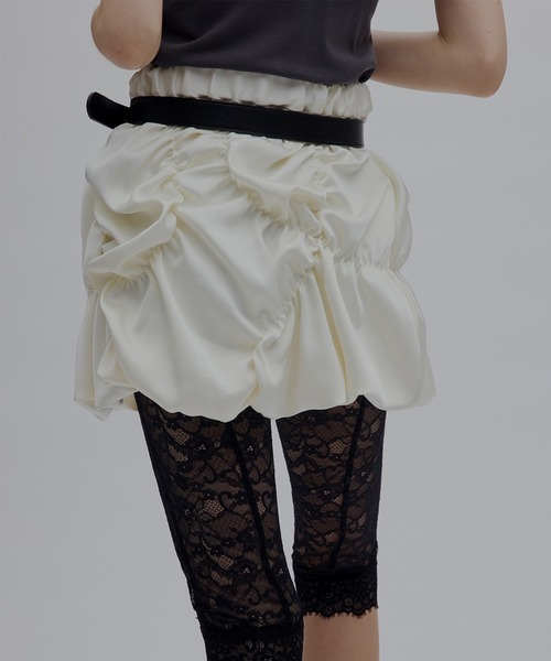 Ameri(アメリ)の「MEDI BUMPY BALLOON MINI SKIRT(スカート・レディース・ライトブルー/ブラック/アイボリー・MEDIUM/SMALL)」の5枚目の写真