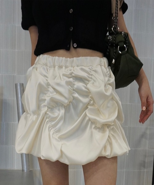 Ameri(アメリ)の「MEDI BUMPY BALLOON MINI SKIRT(スカート・レディース・ライトブルー/ブラック/アイボリー・MEDIUM/SMALL)」の11枚目の写真