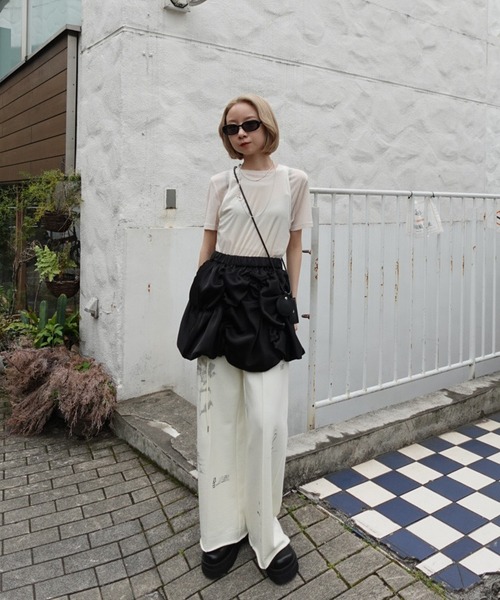 Ameri(アメリ)の「MEDI BUMPY BALLOON MINI SKIRT(スカート・レディース・ライトブルー/ブラック/アイボリー・MEDIUM/SMALL)」の16枚目の写真