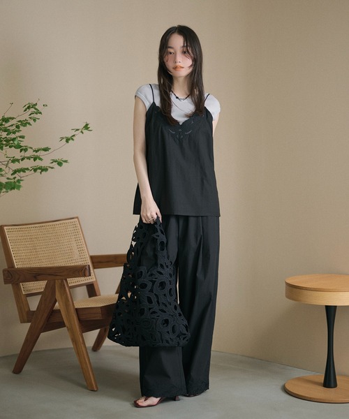 LAULEN(ローレン)の「flower cutwork cotton camisole / フラワーカットワークコットンキャミソール(キャミソール・レディース・ホワイト/ブラック・FREE)」の11枚目の写真