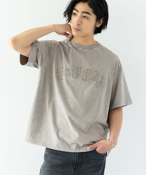 CRAFT STANDARD BOUTIQUE(クラフトスタンダードブティック)の「ロゴパッチピグメントT(Tシャツ/カットソー・メンズ・ネイビー/グレイッシュベージュ/ブラック・L/M)」の2枚目の写真
