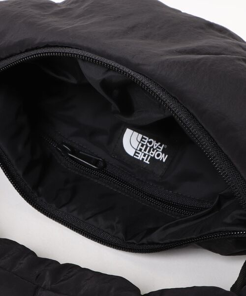 THE NORTH FACE(ザノースフェイス)の「【韓国限定・日本未入荷】 THE NORTH FACE URBAN PADDING TOTE S / ノースフェイス アーバンパディング トート S(ショルダーバッグ・メンズ・ブラック/クリーム・FREE)」の10枚目の写真