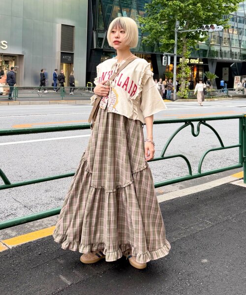 w closet(ダブルクローゼット)の「【4色展開】前リボンカレッジTee(Tシャツ/カットソー・レディース・ネイビー/イエロー/ブラック/アイボリー・FREE)」の8枚目の写真