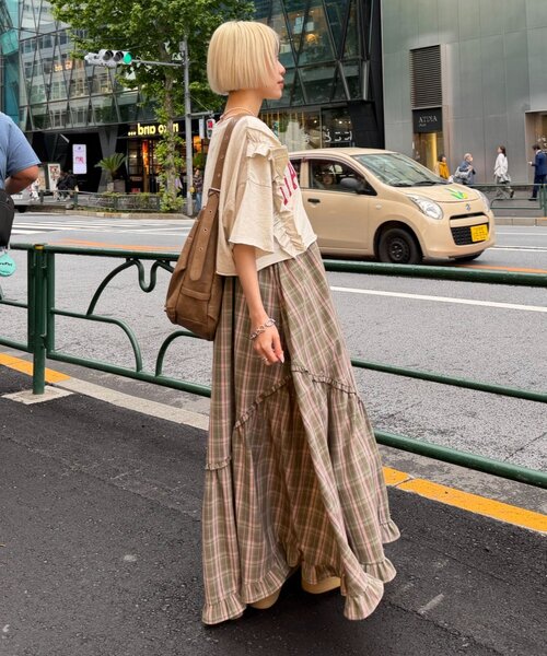 w closet(ダブルクローゼット)の「【4色展開】前リボンカレッジTee(Tシャツ/カットソー・レディース・ネイビー/イエロー/ブラック/アイボリー・FREE)」の11枚目の写真