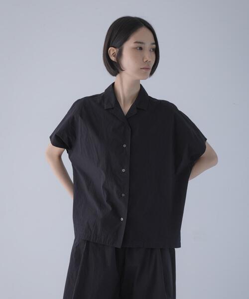 かぐれ(カグレ)の「コットンフレンチスリーブシャツ(シャツ/ブラウス・レディース・ブラウン/ブラック・FREE)」の1枚目の写真