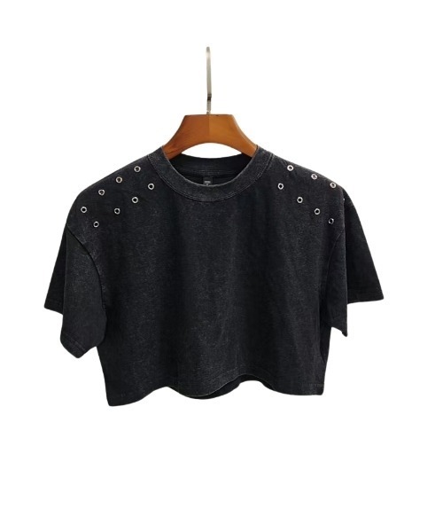 I.O.E(アイオイ)の「【韓国トレンド】アイレットデザイン クロップドトップス(Tシャツ/カットソー・レディース・ブラウン/ブラック/ピンク/グレー/ベージュ/パープル・FREE)」の9枚目の写真