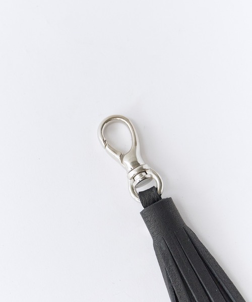 Schott（ショット）の「Schott/ショット LEATHER FRINGE KEY HOLDER レザー フリンジ キーホルダー キーチャーム 本革 牛革 スタッズ ウエスタン ビンテージ ヴィンテージ メンズ 2026年 夏 夏服（キーホルダー・メンズ・ブラック・FREE）」の3枚目の写真