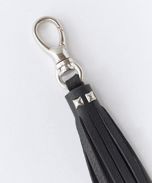 Schott（ショット）の「Schott/ショット LEATHER FRINGE KEY HOLDER レザー フリンジ キーホルダー キーチャーム 本革 牛革 スタッズ ウエスタン ビンテージ ヴィンテージ メンズ 2026年 夏 夏服（キーホルダー・メンズ・ブラック・FREE）」の5枚目の写真