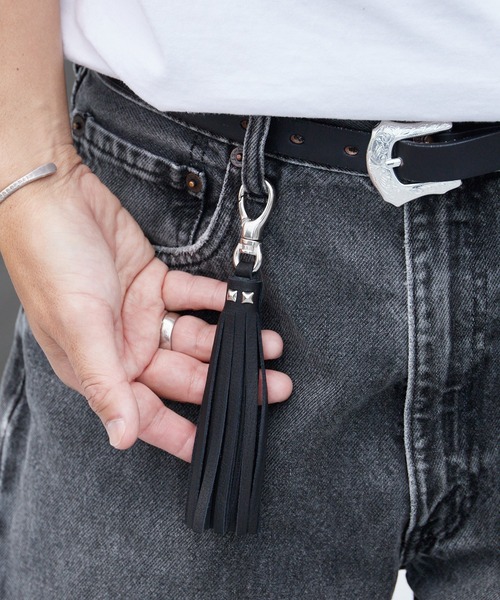 Schott（ショット）の「Schott/ショット LEATHER FRINGE KEY HOLDER レザー フリンジ キーホルダー キーチャーム 本革 牛革 スタッズ ウエスタン ビンテージ ヴィンテージ メンズ 2026年 夏 夏服（キーホルダー・メンズ・ブラック・FREE）」の7枚目の写真
