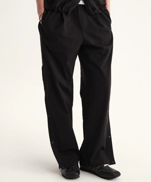 MODE COMMUTER(モードコミューター)の「Side-Button Wide Pants(その他パンツ・メンズ・ブラック・LARGE)」の1枚目の写真