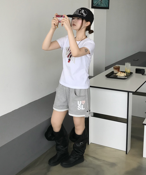 UNTITLED SEOUL（アンタイトル ソウル）の「アンタイトル ロールアップ スウェットショーツ グレー（その他パンツ・レディース・その他・SMALL/MEDIUM）」の3枚目の写真