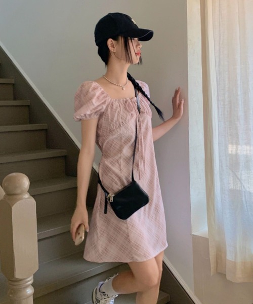 almo（アルモ）の「【TUNE】チェック柄パフリーブワンピース（ワンピース・レディース・ピンク・FREE）」の8枚目の写真