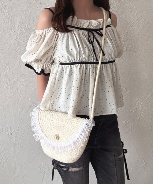 apres jour（アプレジュール）の「【apres jour×ARIAZ】レース付き編みバッグ（ショルダーバッグ・レディース・ベージュ/ライトベージュ・FREE）」の2枚目の写真