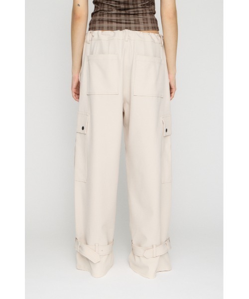 LAGUA GEM(ラグアジェム)の「LOOSEY POCKET CARGO パンツ(カーゴパンツ・レディース・アイボリー/ブラック・X-SMALL/SMALL/MEDIUM)」の17枚目の写真